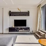 Penthouse Duplex Met Groot Terras Dichtbij Zee.
