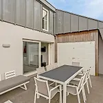 Penthouse Duplex Met Groot Terras Dichtbij Zee.