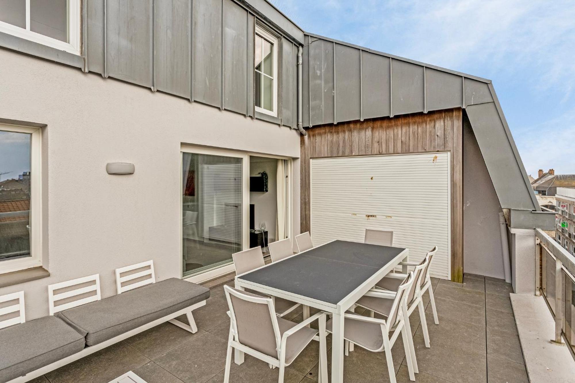 Appartement Penthouse Duplex Met Groot Terras Dichtbij Zee.