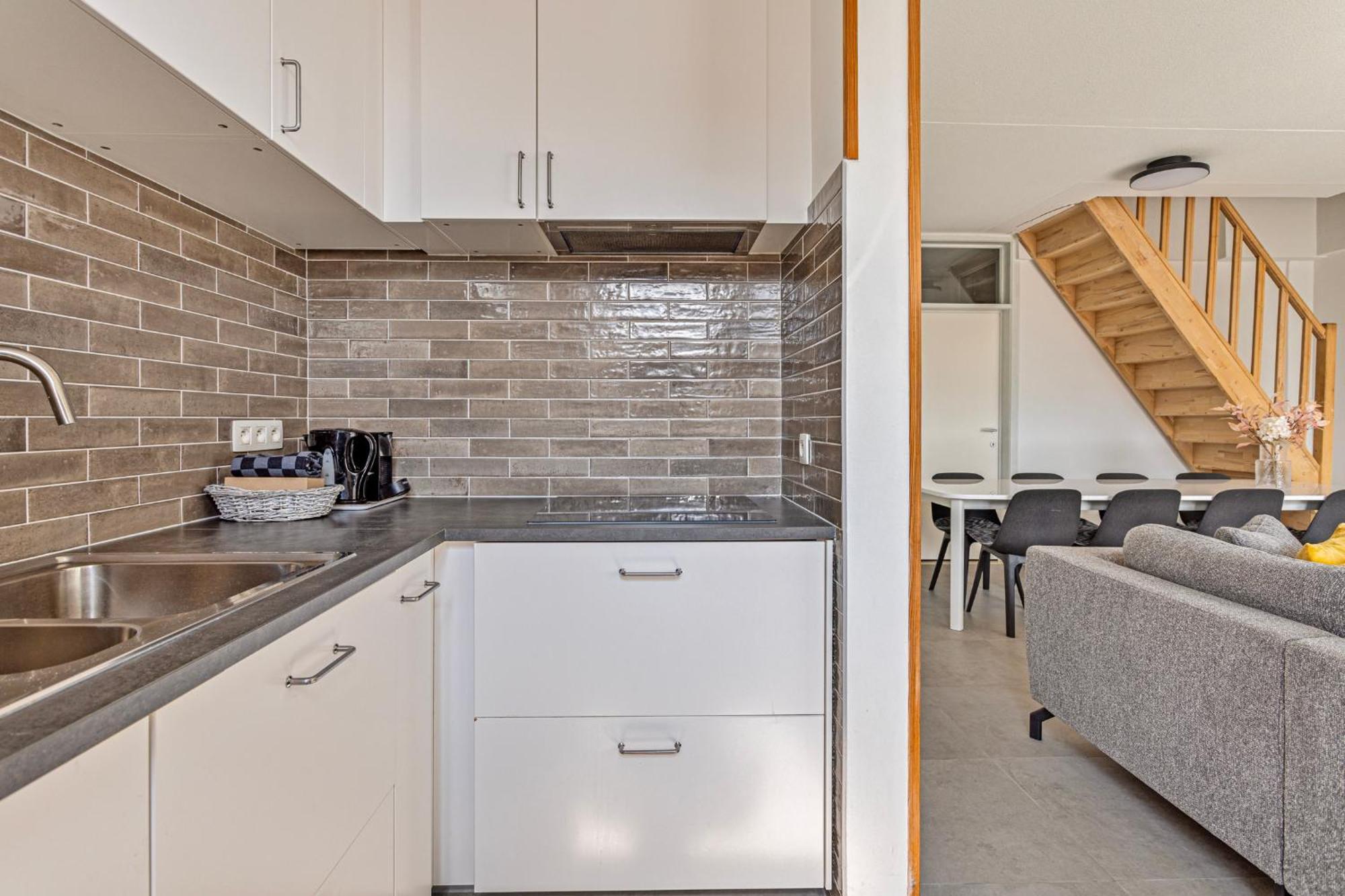Penthouse Duplex Met Groot Terras Dichtbij Zee. *