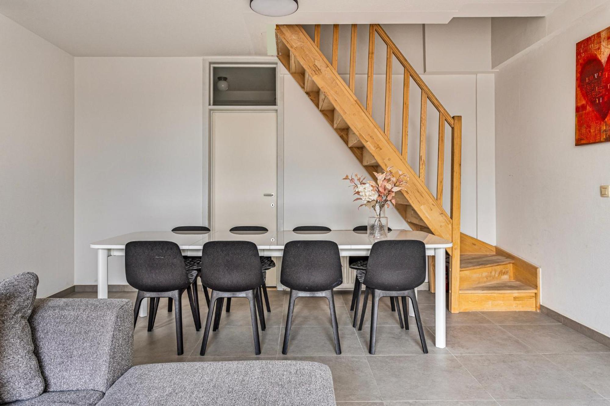 Penthouse Duplex Met Groot Terras Dichtbij Zee. *
